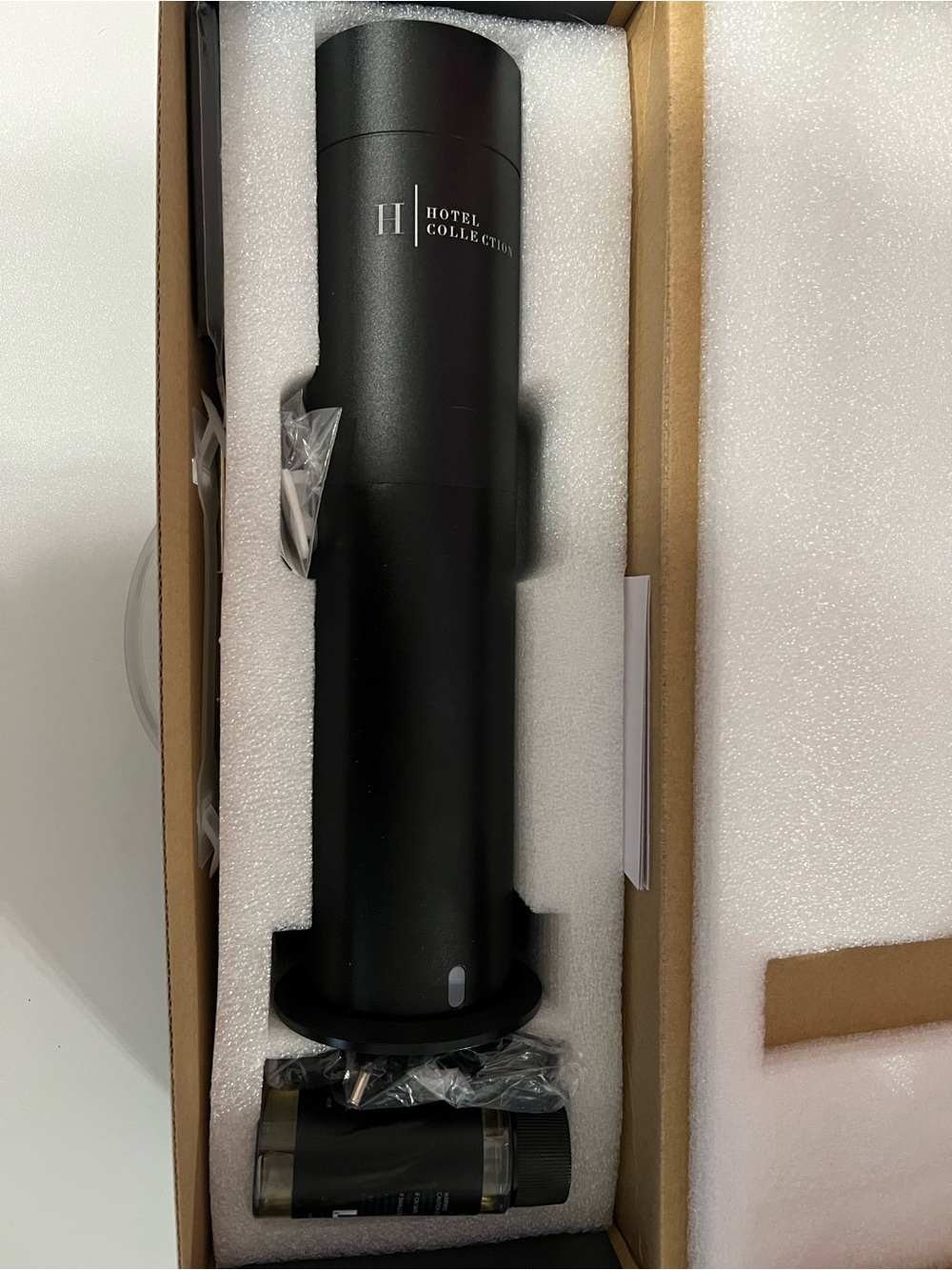 Studio Scent Hotel Collection Diffuser New in Box - Picture 2 of 3